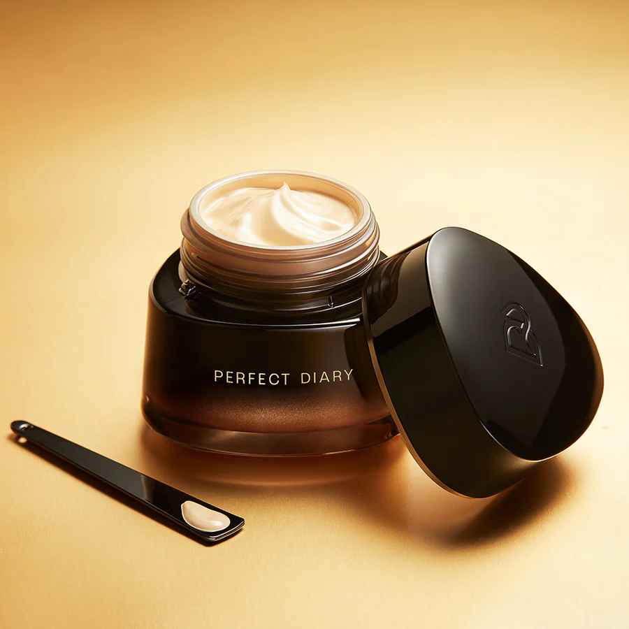 Guide & How to Apply the Cream Foundation Palette