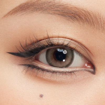 What can you do with Easy on the eyes eyeliner? How to apply it?