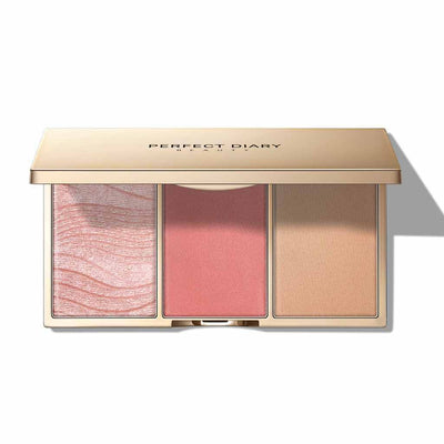 Level up Your Bronzer Brush Game with these Pro Tips